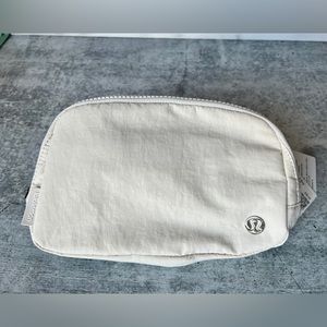 NWT Lululemon Everywhere Belt Bag-White Opal